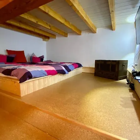 Oldschool, Dorfschule Mit Whirlpool